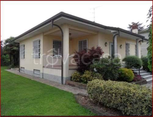 casa indipendente in vendita a Monza
