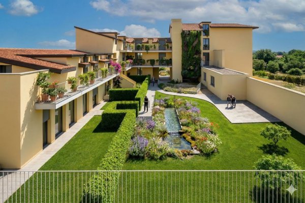 appartamento in vendita a Monza in zona Centro Storico