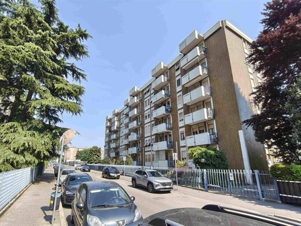 appartamento in vendita a Monza in zona Centro Storico