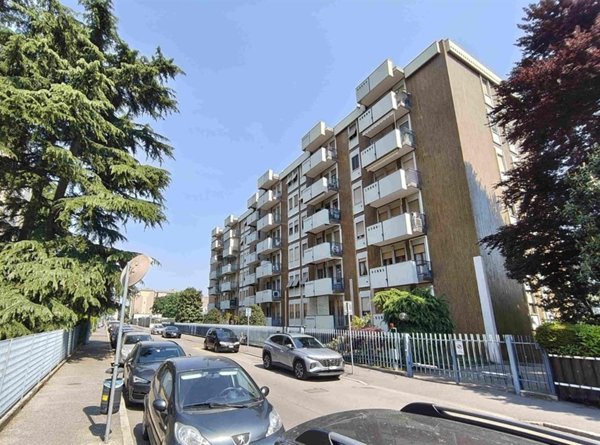 appartamento in vendita a Monza in zona Centro Storico