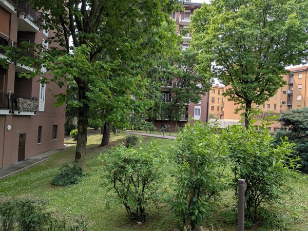 appartamento in vendita a Monza in zona Centro Storico