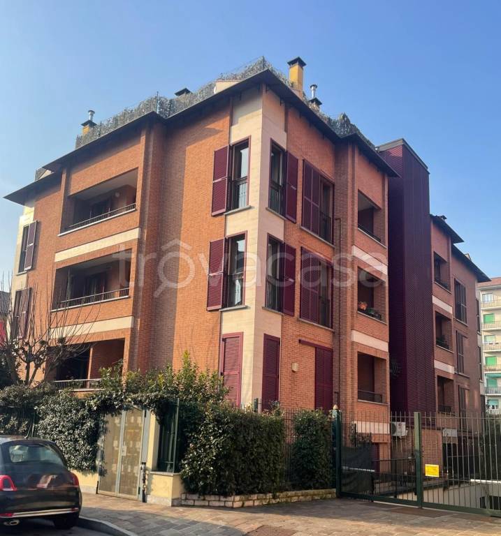 appartamento in vendita a Monza in zona Centro Storico