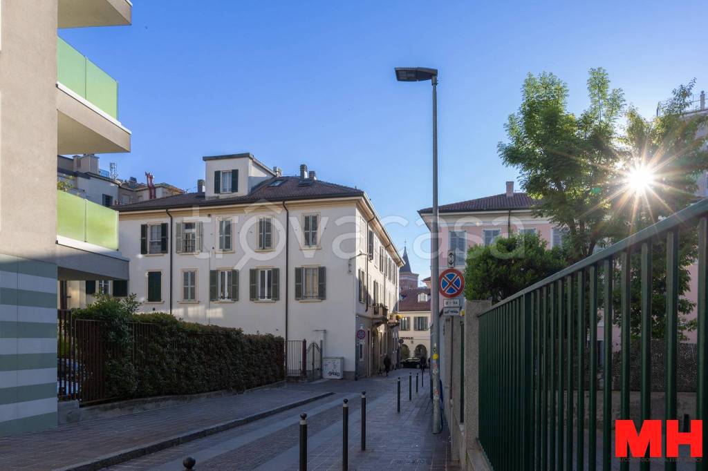 appartamento in vendita a Monza in zona Centro Storico