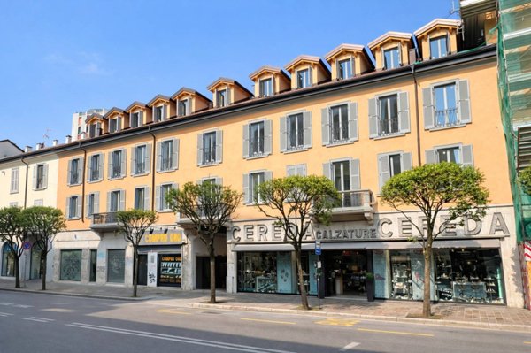 appartamento in vendita a Monza in zona Centro Storico