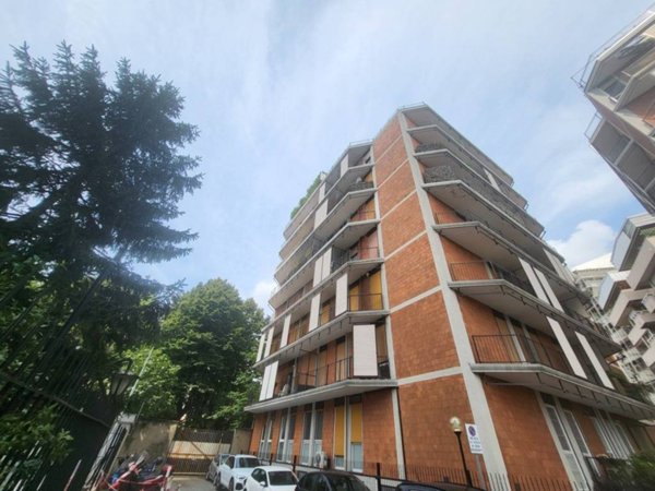 appartamento in vendita a Monza in zona Centro Storico