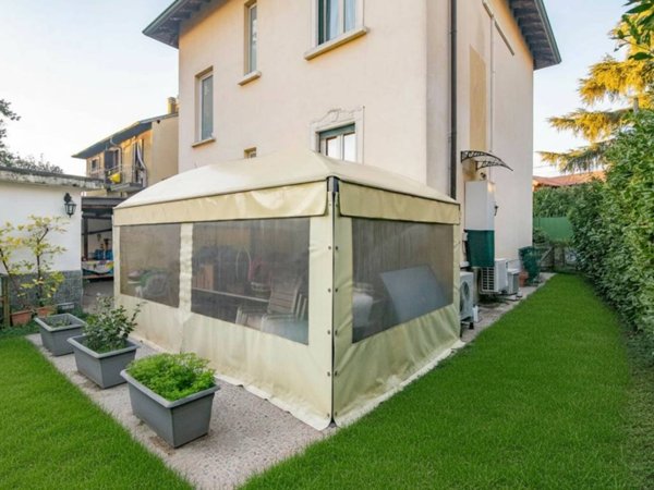 casa indipendente in vendita a Monza