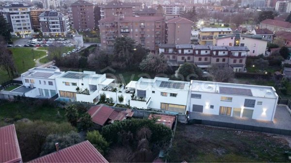casa indipendente in vendita a Monza in zona Centro Storico