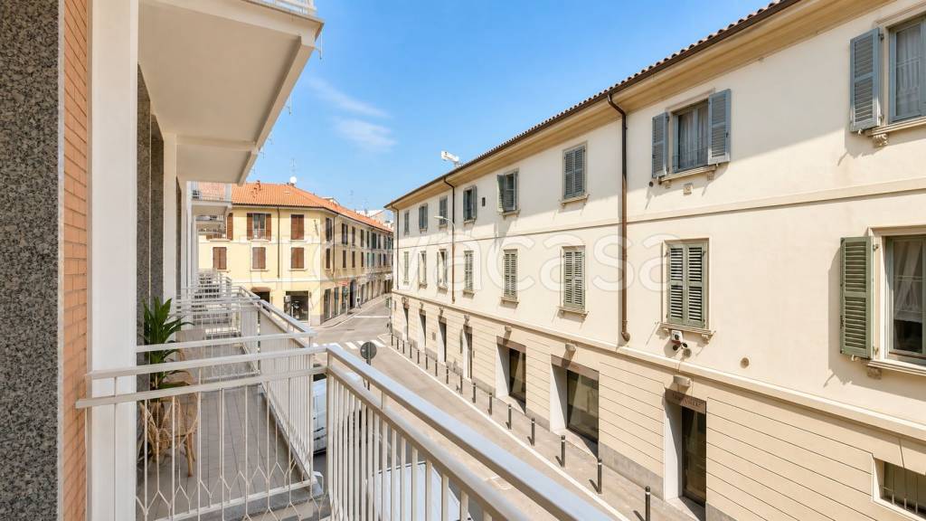 appartamento in vendita a Monza in zona Centro Storico