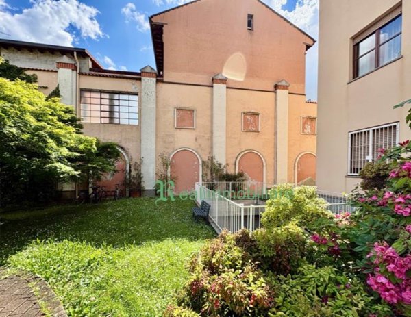 appartamento in vendita a Monza in zona Centro Storico