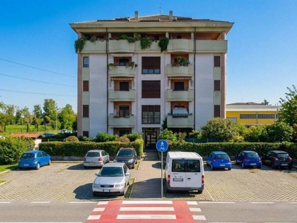 locale di sgombero in vendita a Monza