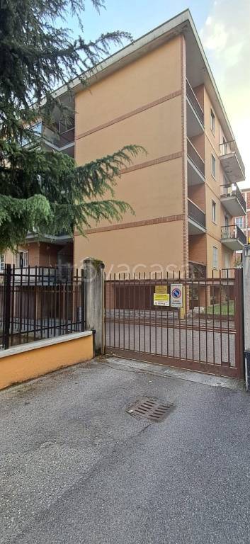 appartamento in vendita a Monza in zona Centro Storico
