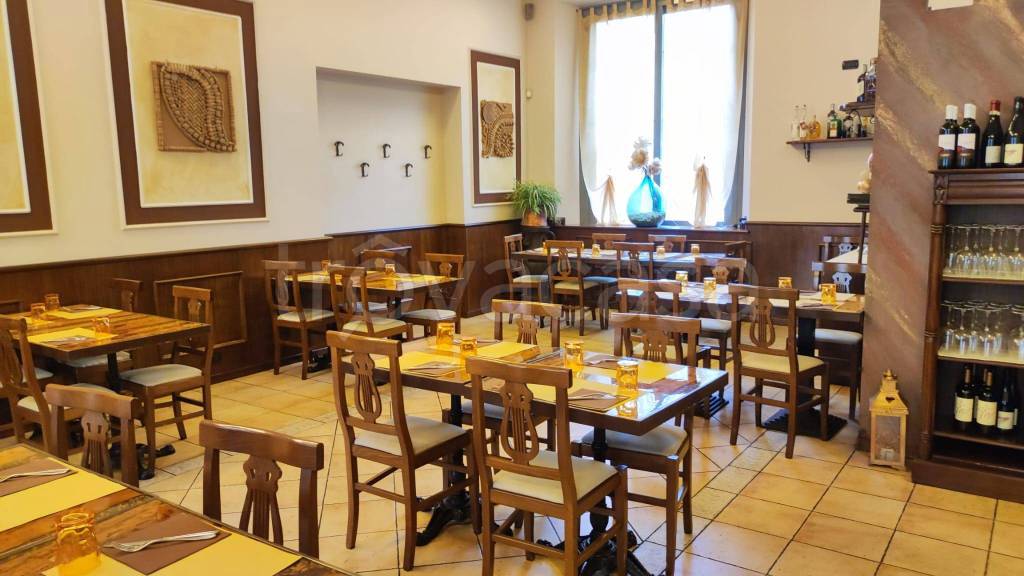 negozio in vendita a Monza in zona Centro Storico
