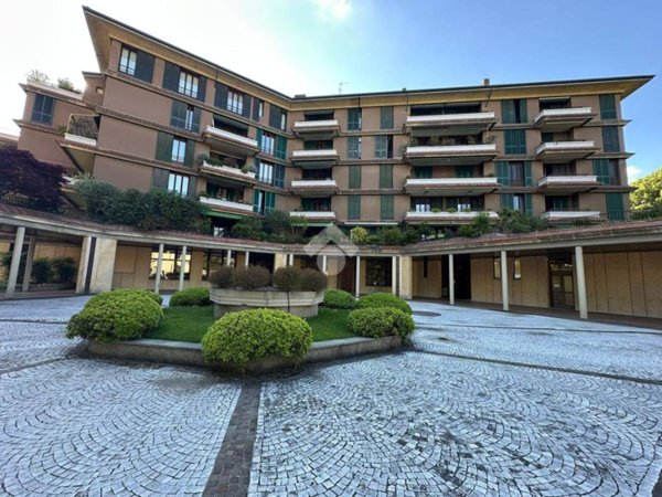 appartamento in vendita a Monza in zona Centro Storico
