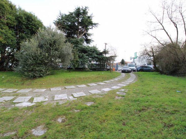 negozio in vendita a Monza in zona Centro Storico