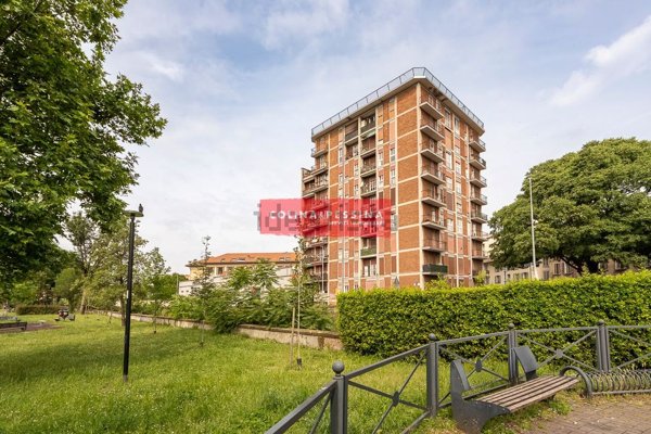 appartamento in vendita a Monza in zona Centro Storico