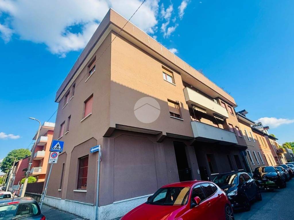 appartamento in vendita a Monza in zona Centro Storico
