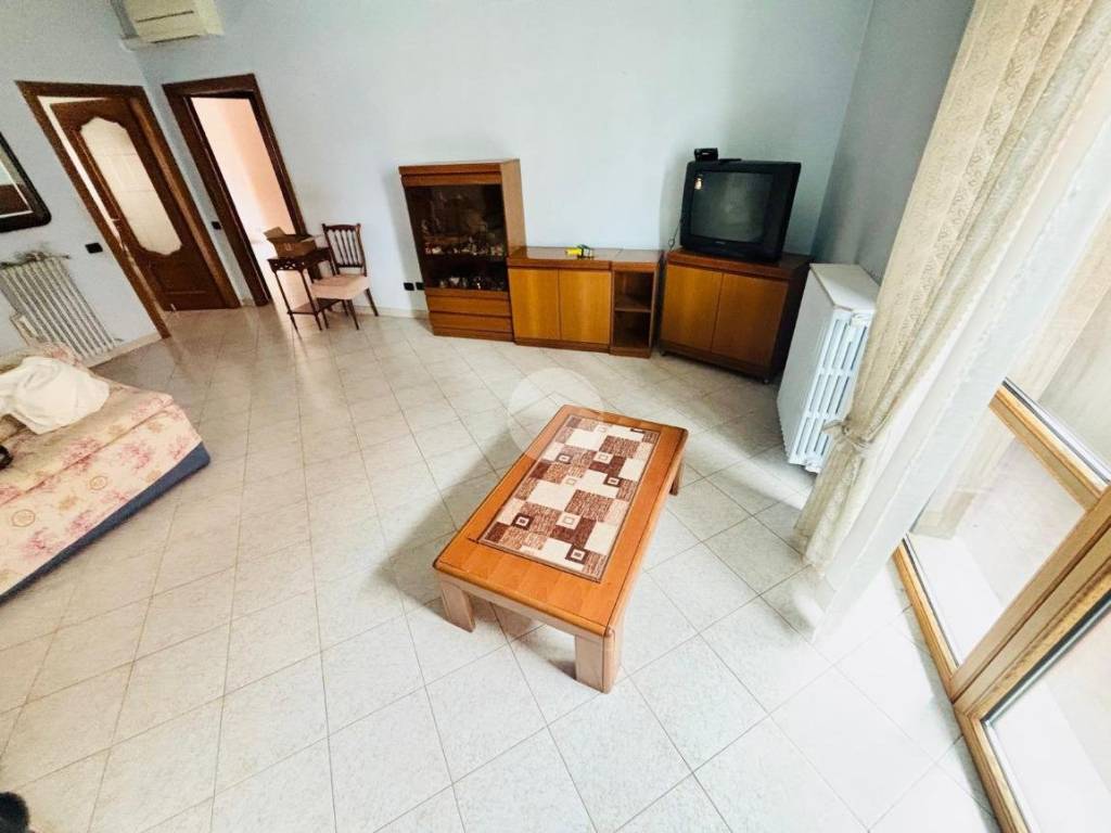 appartamento in vendita a Monza in zona Centro Storico