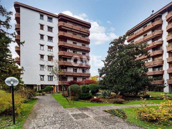 appartamento in vendita a Monza in zona Centro Storico