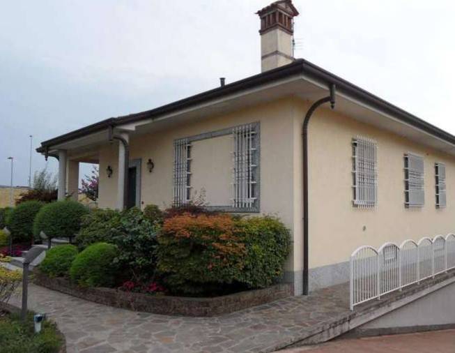 casa indipendente in vendita a Monza