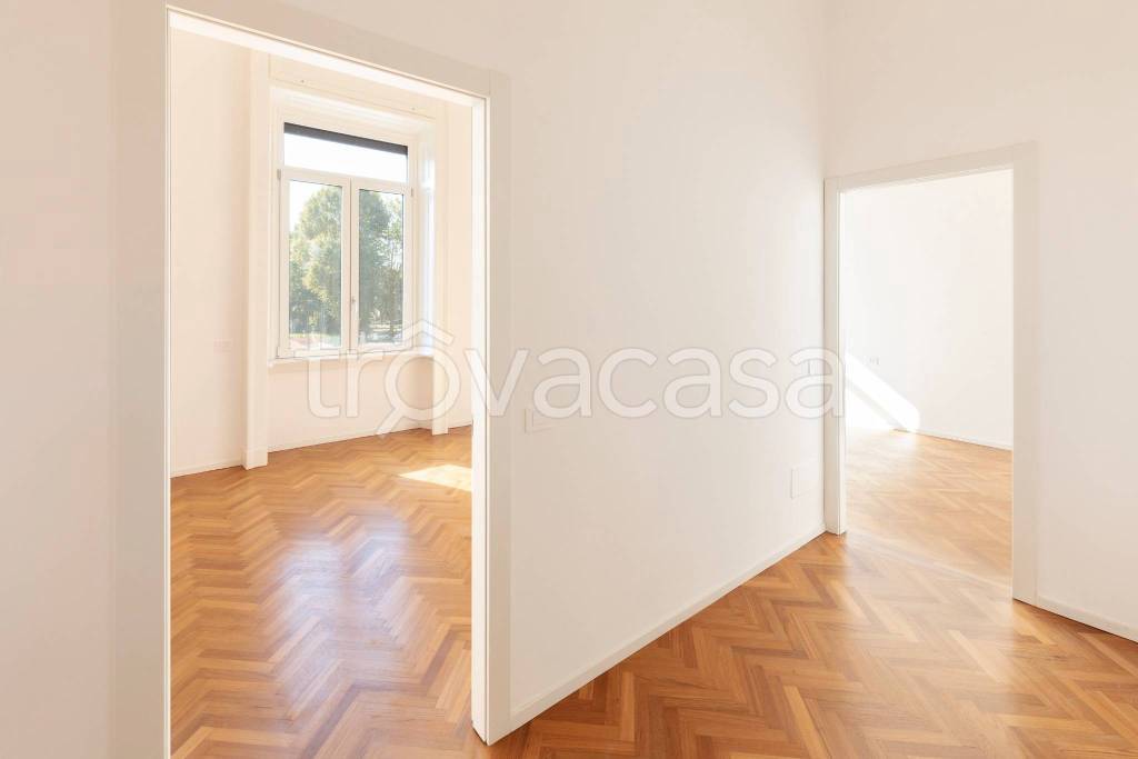 appartamento in vendita a Monza in zona Centro Storico
