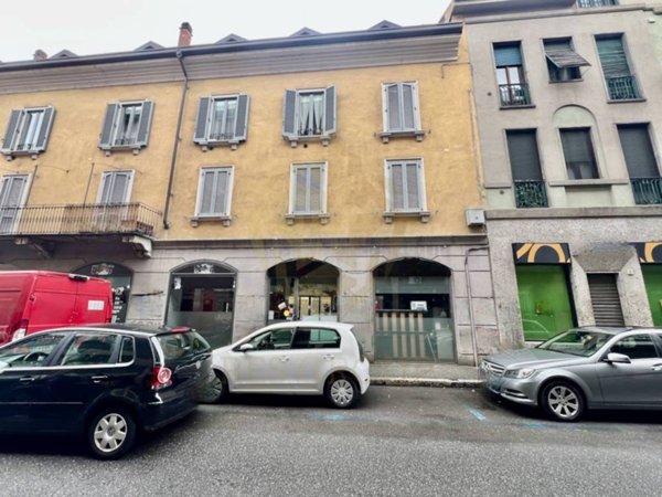 locale commerciale in vendita a Monza in zona Centro Storico
