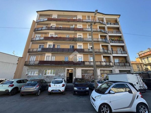 negozio in vendita a Monza