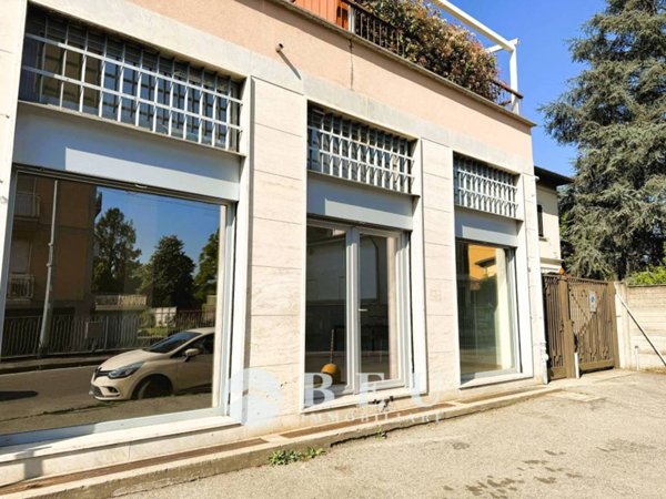 negozio in vendita a Monza