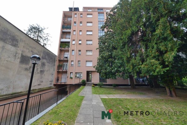 appartamento in vendita a Monza in zona Centro Storico