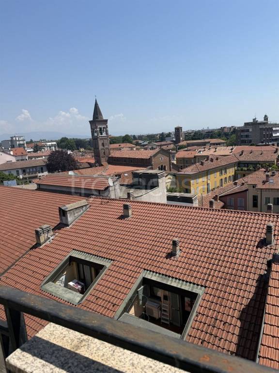 appartamento in vendita a Monza in zona Centro Storico