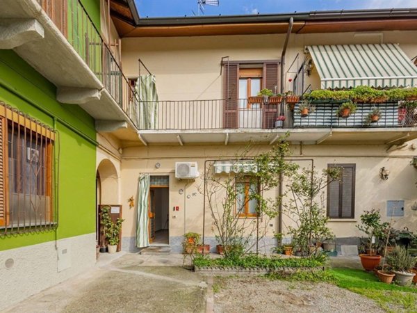 casa indipendente in vendita a Monza