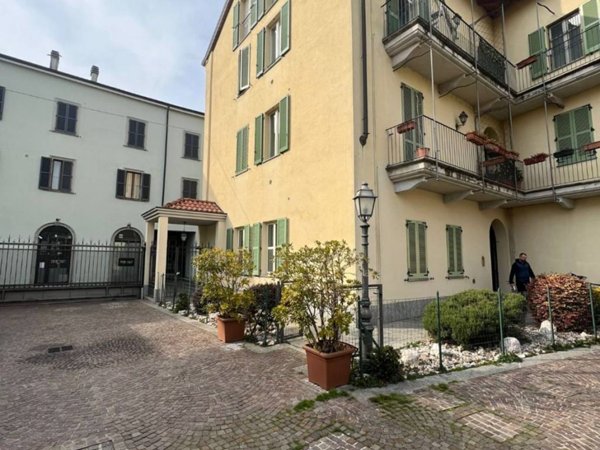 appartamento in vendita a Monza in zona Centro Storico