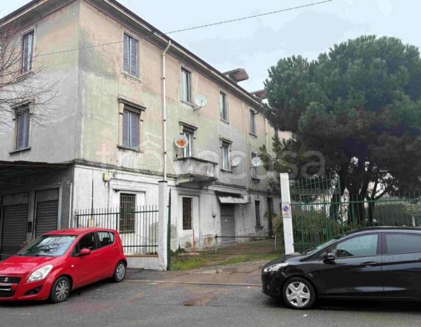negozio in vendita a Monza