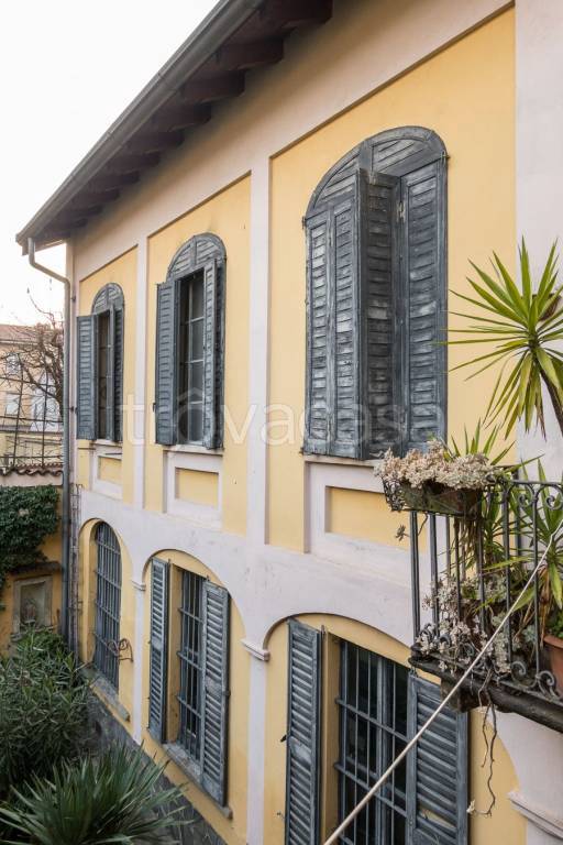 appartamento in vendita a Monza in zona Centro Storico