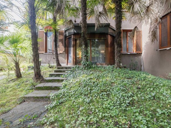 casa indipendente in vendita a Monza