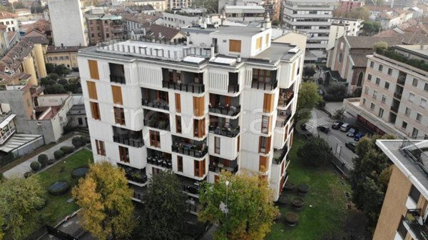appartamento in vendita a Monza in zona Centro Storico