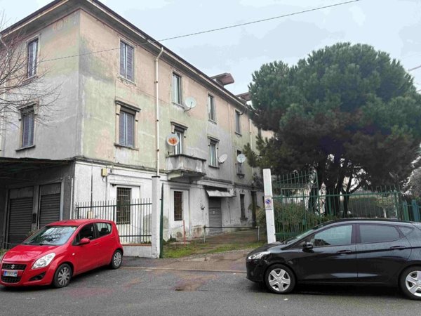 negozio in vendita a Monza