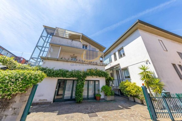 casa indipendente in vendita a Monza