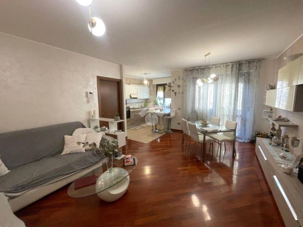 appartamento in vendita a Monza in zona Centro Storico