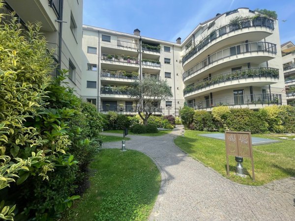appartamento in vendita a Monza in zona Centro Storico