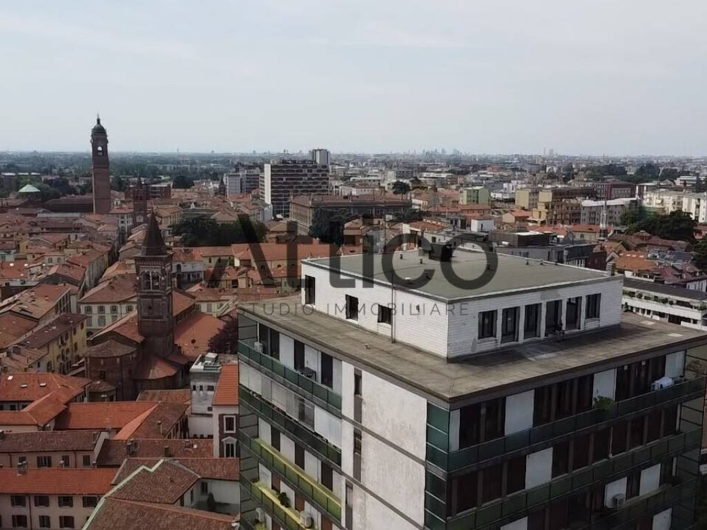 appartamento in vendita a Monza in zona Centro Storico