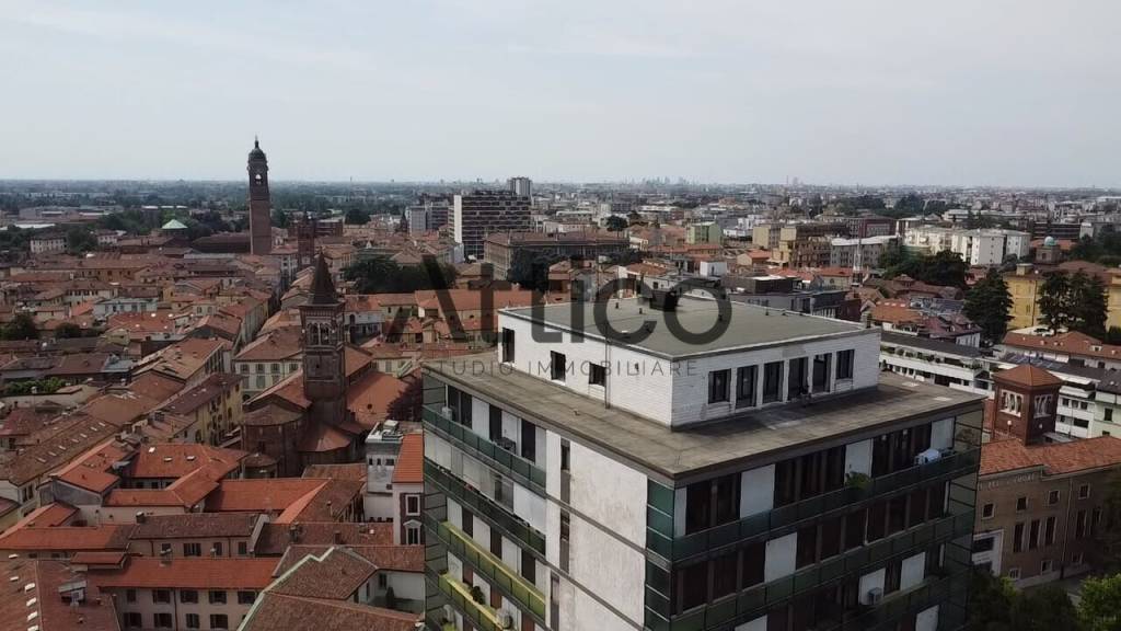appartamento in vendita a Monza in zona Centro Storico