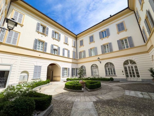 appartamento in vendita a Monza in zona Centro Storico
