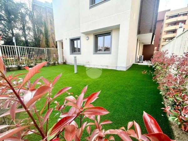 appartamento in vendita a Monza in zona Centro Storico