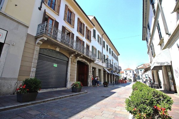 appartamento in vendita a Monza in zona Centro Storico