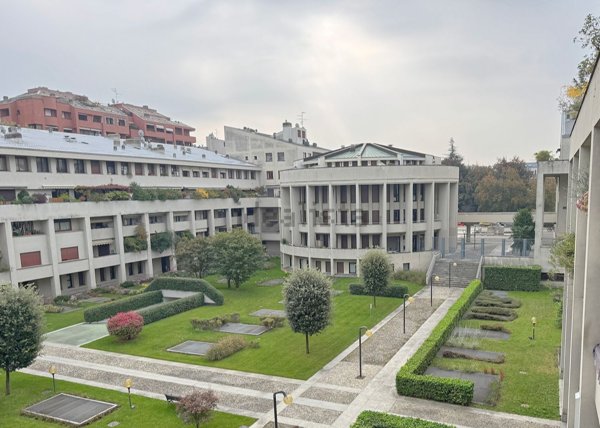 appartamento in vendita a Monza in zona Ospedale San Gerardo