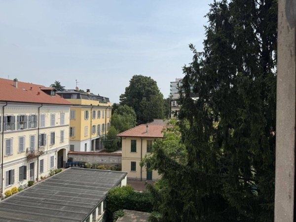 appartamento in vendita a Monza in zona Centro Storico