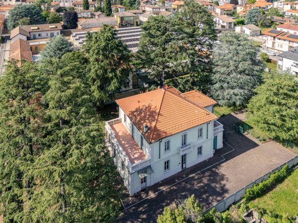 casa indipendente in vendita a Monza in zona Centro Storico