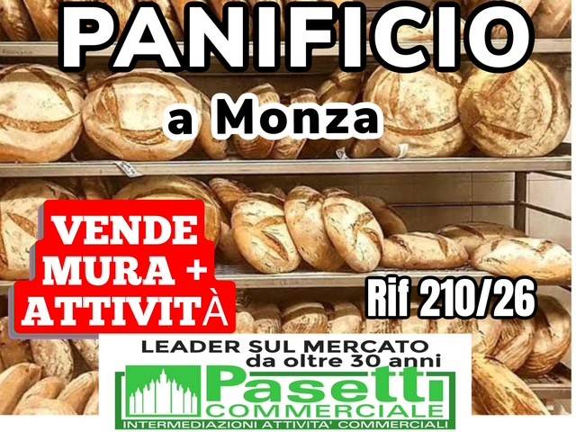 negozio in vendita a Monza in zona Centro Storico