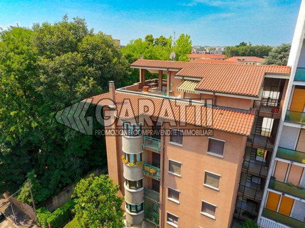 appartamento in vendita a Monza in zona Centro Storico