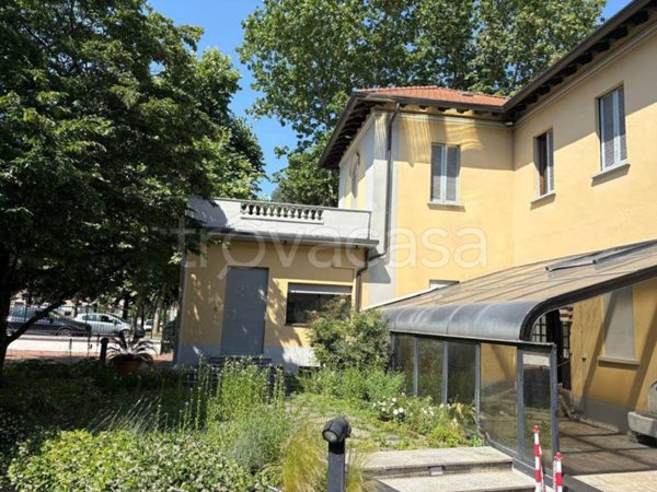 casa indipendente in vendita a Monza